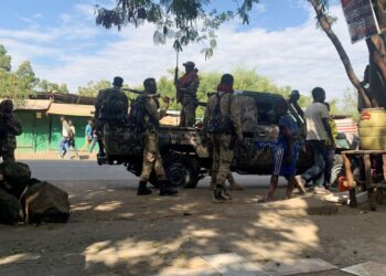 Members of Ethiopian National Defense Force (ENDF) prepare to head to mission, in Sanja, Amhara region near a border with Tigray, Ethiopia November 9, 2020. REUTERS/Tiksa Negeri