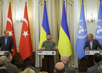 Ukrainian President Volodymyr Zelenskiy, Turkish President Tayyip Erdogan and UN Secretary-General Antonio Guterres attend a joint news conference following their meeting in Lviv, Ukraine August 18, 2022. REUTERS/Gleb Garanich