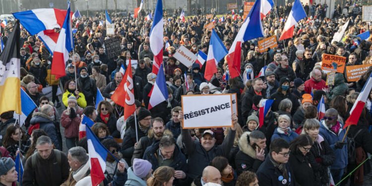 France, Paris, 2022-01-15, The Patriotes demonstrated against the health pass, Photograph by Serge Tenani / Hans Lucas, France, Paris, 2022-01-15, Le parti de l extreme droite Les Patriotes ont manifeste contre le passe sanitaire, Photographie de Serge Tenani / Hans Lucas. (Photo by Serge Tenani / Hans Lucas / Hans Lucas via AFP)